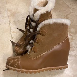 Ugg Alasdair Waterproof Leather/sheepskin Wedge